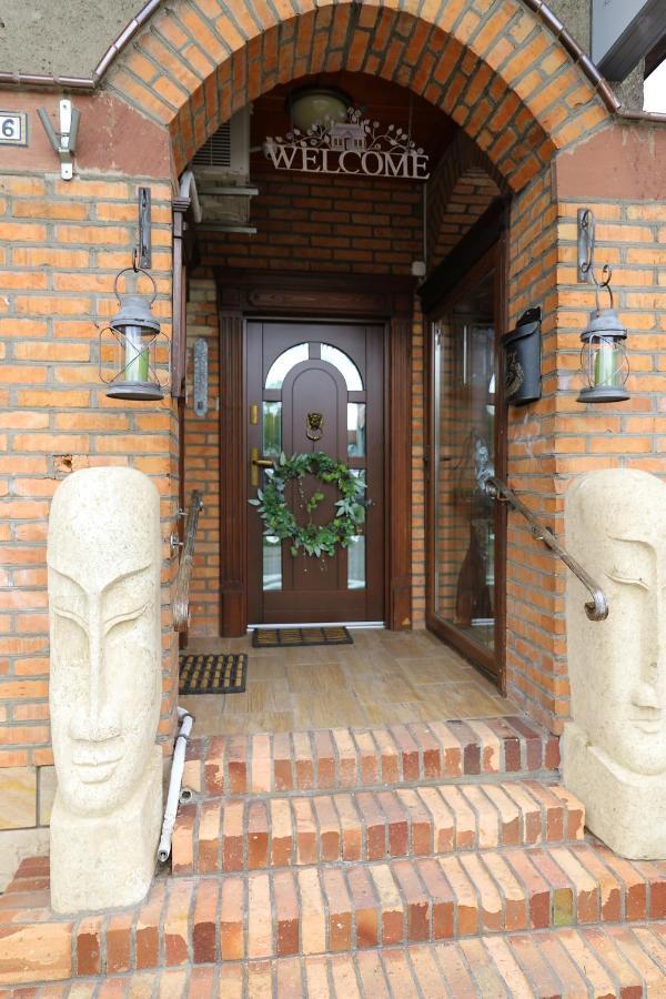 Maly Domek Apartment Kolobrzeg Exterior photo